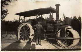 Leonardus van Veen bij stoomwals